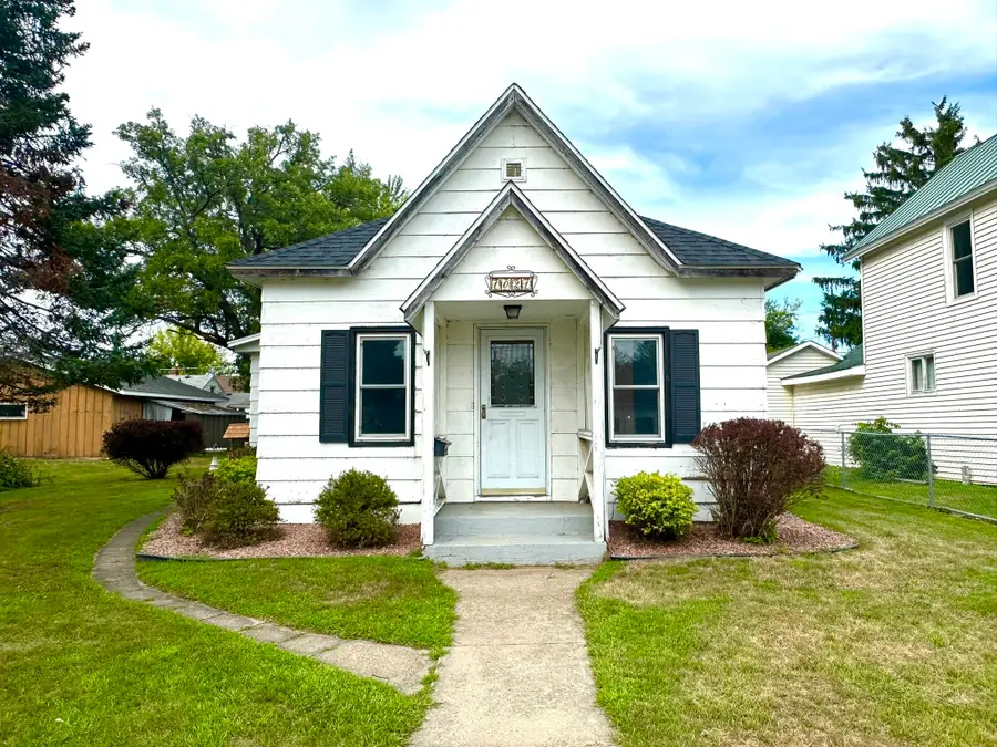 1021 E La Salle Avenue, Barron, WI 54812 - #3