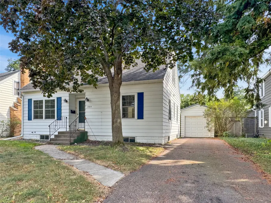 1305 Hoover Avenue, Eau Claire, WI 54701 - #2