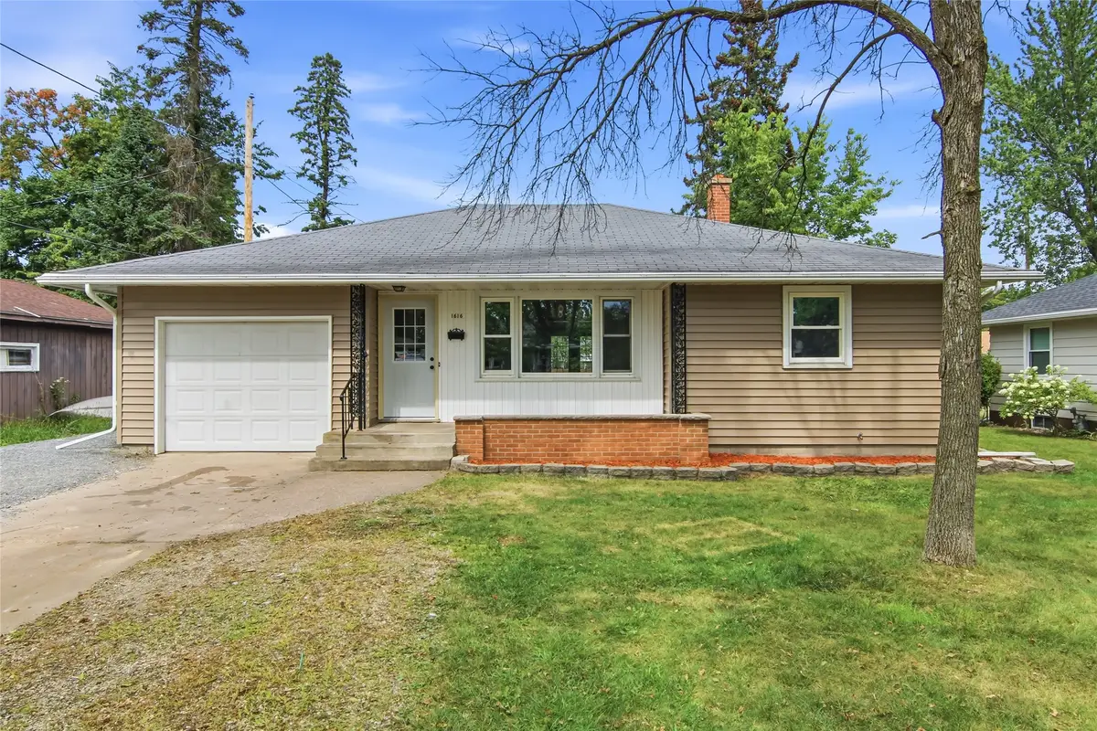 1616 Donald Avenue, Eau Claire, WI 54701 - #1