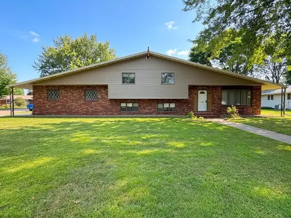 1006 N Wisconsin Avenue, Rice Lake, WI 54868