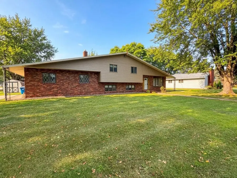 1006 N Wisconsin Avenue, Rice Lake, WI 54868 - #2