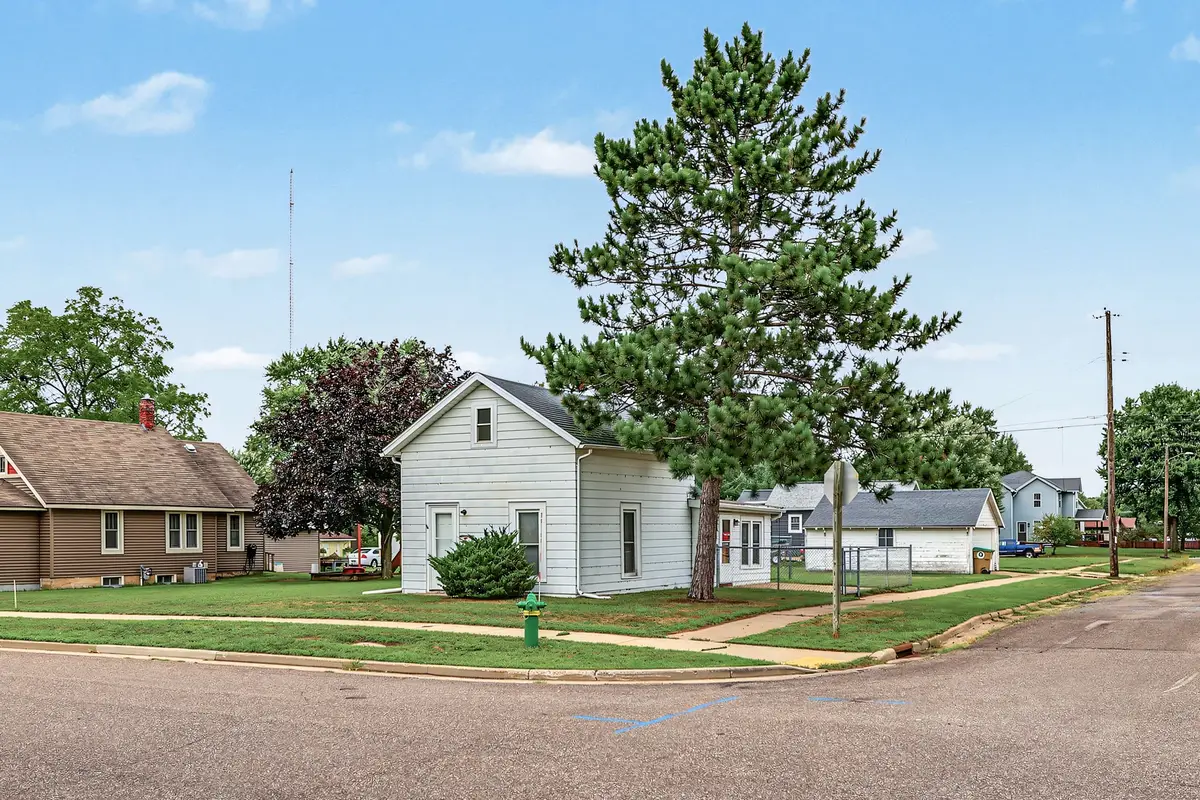1134 Water St, Chippewa Falls, WI 54729 - #1