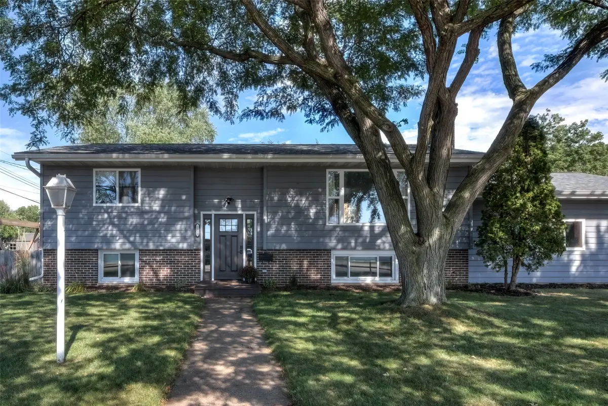 2915 Eisenhower Street, Eau Claire, WI 54701 - #1