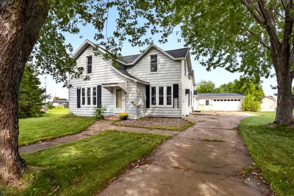 113 W Lincoln Avenue, Fall Creek, WI 54742