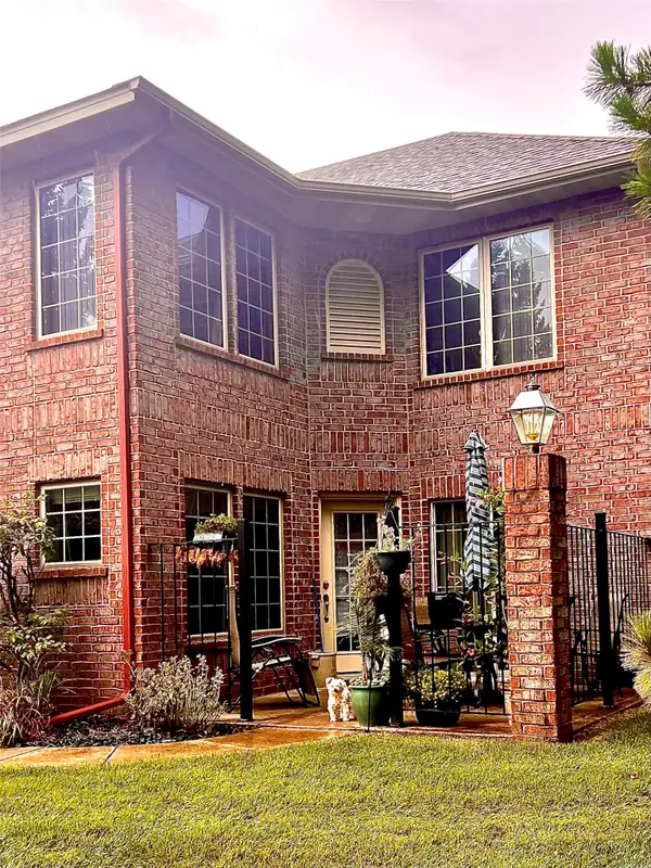 1423 Hunter Hill Road, Hudson, WI 54016