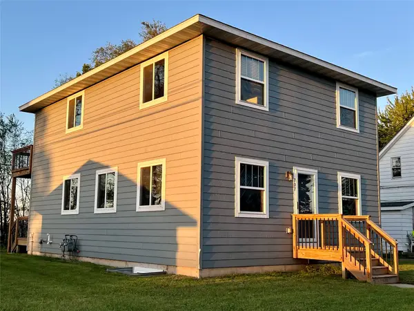 707 Division #A & B, Eau Claire, WI 54703