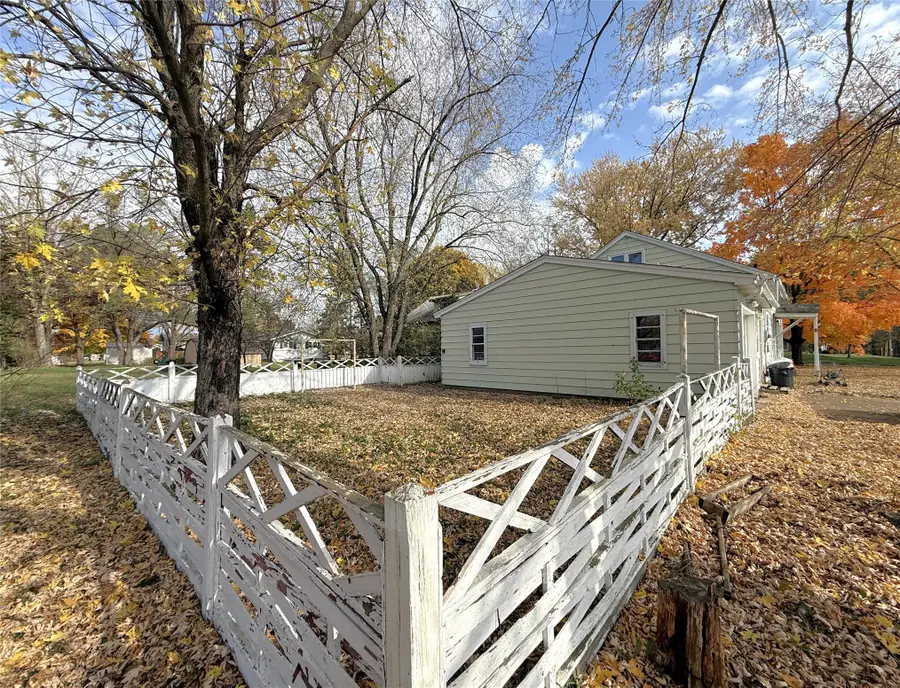 124 Washington St., Black River Falls, WI 54615 - #2
