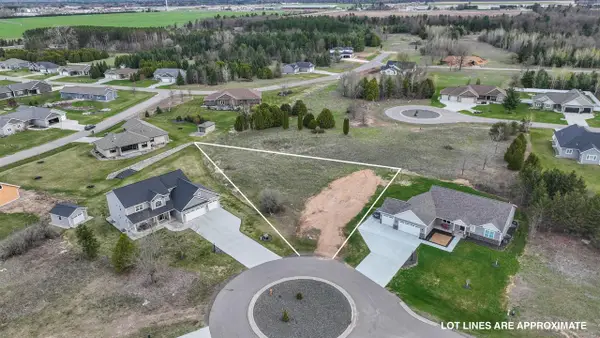 640 WEST SILVERLEAF COURT, Plover, WI 54467