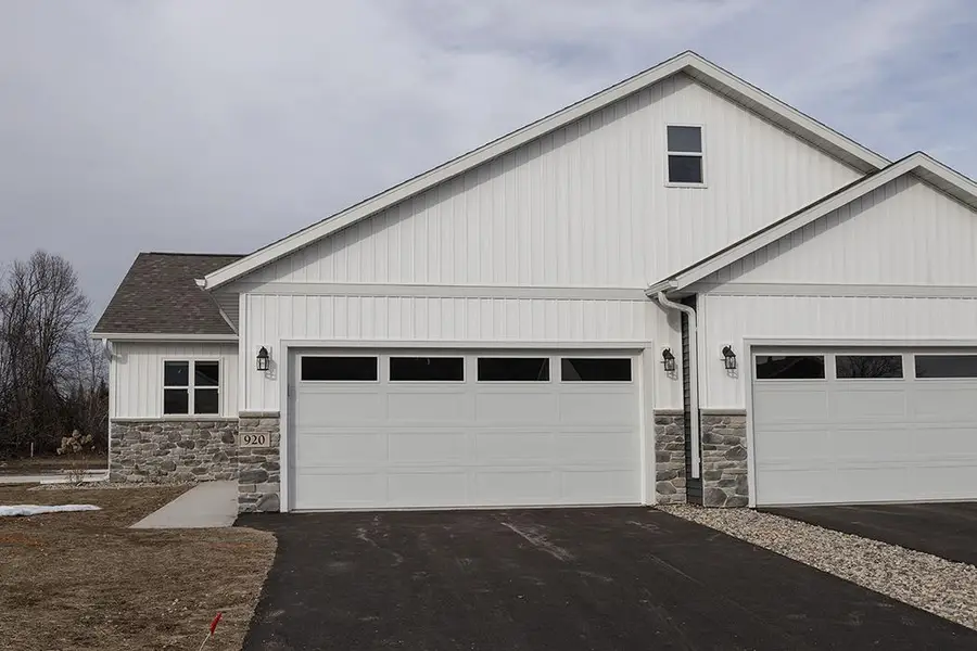 910-920 GREEN PASTURES TRAIL, Plover, WI 54467 - Image #2