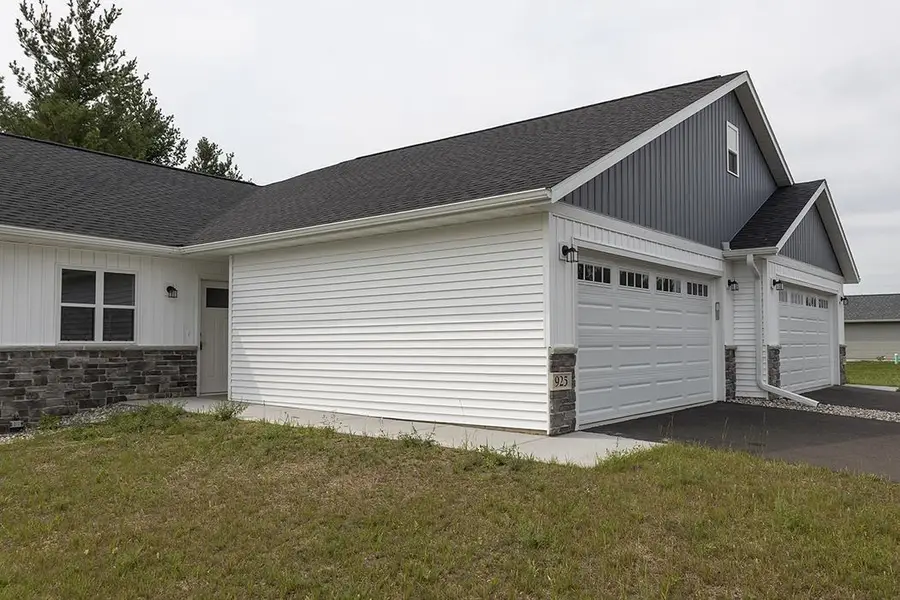 925-935 GREEN PASTURES TRAIL, Plover, WI 54467 - Image #2
