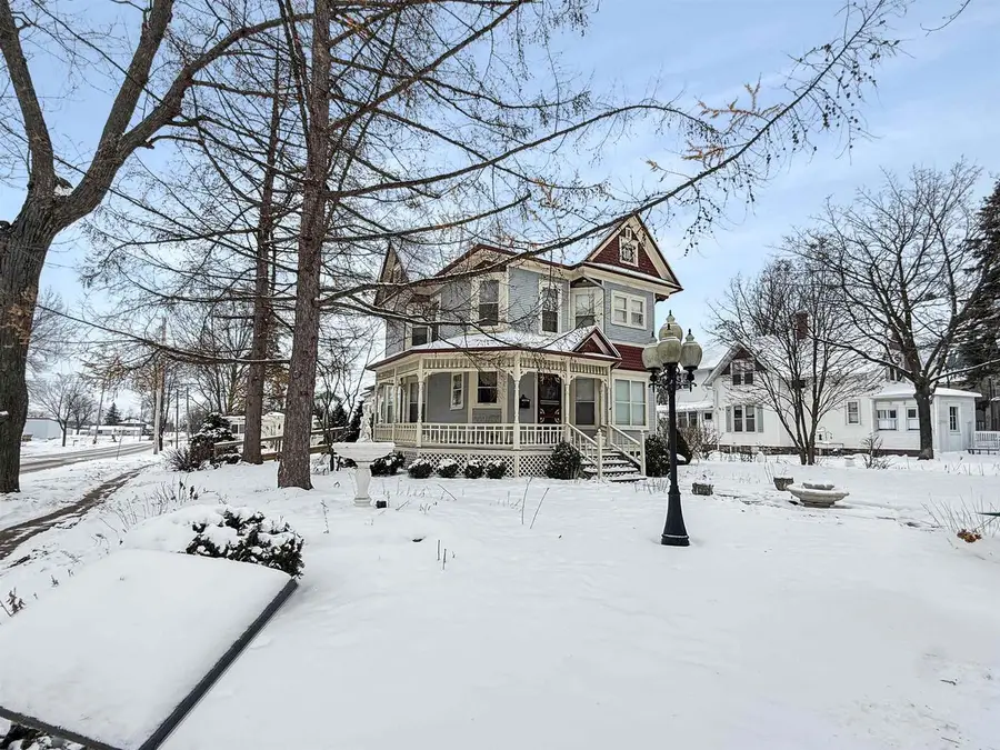 201 S VINE AVENUE, Marshfield, WI 54449 - Image #2