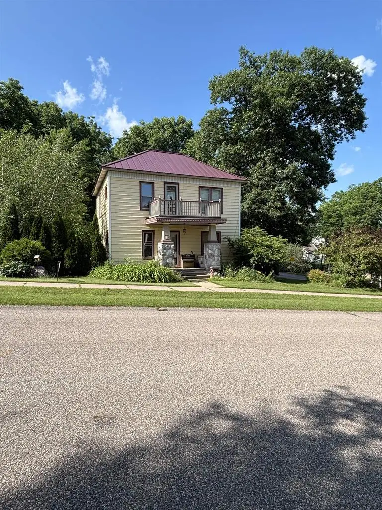 206 W RANDOLPH STREET, Rosholt, WI 54473 - Image #1