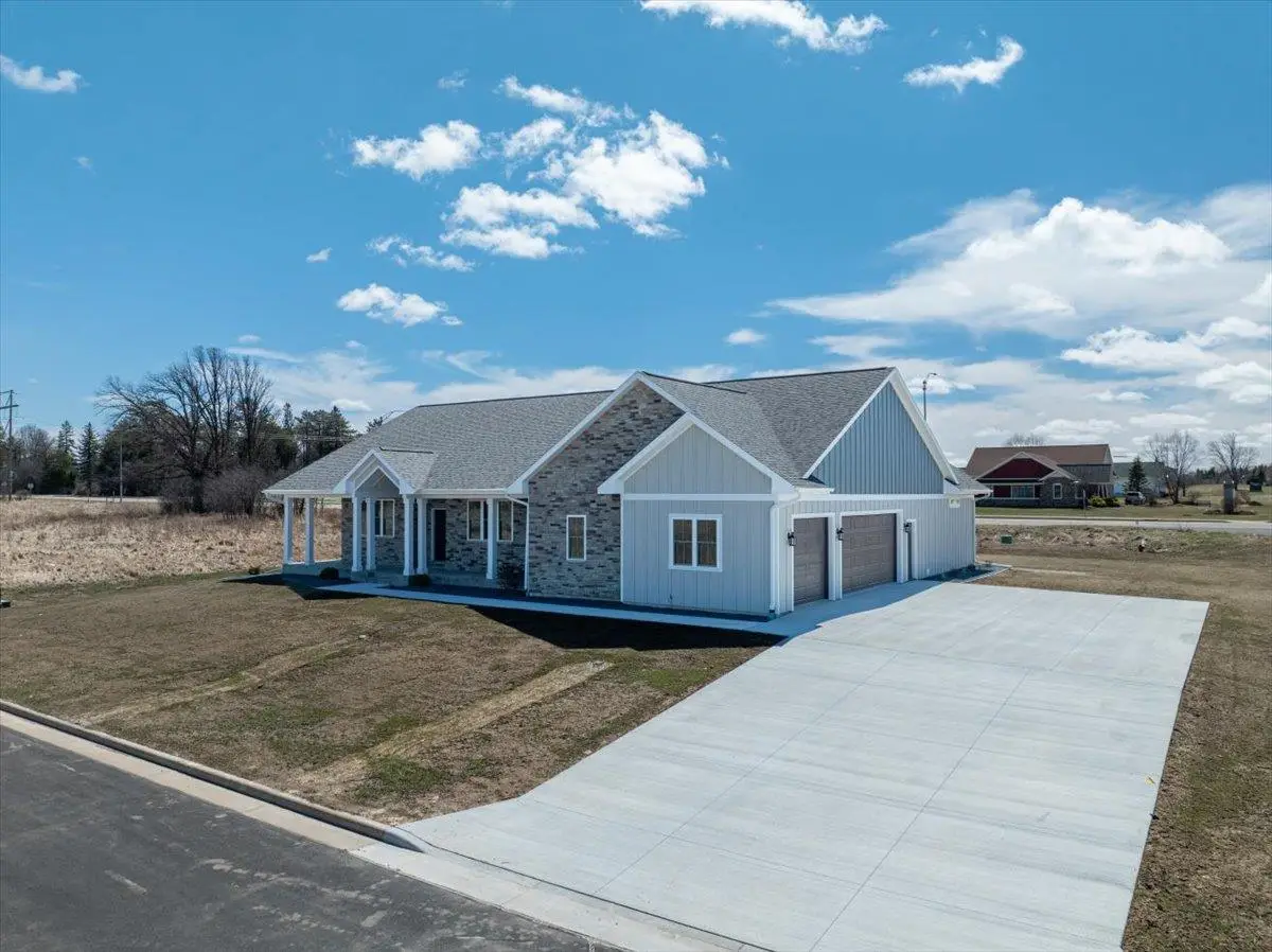 118105 BETTY DRIVE, Stratford, WI 54484 - Image #1