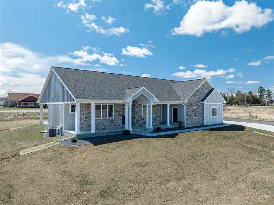 118105 BETTY DRIVE, Stratford, WI 54484 - Image #2