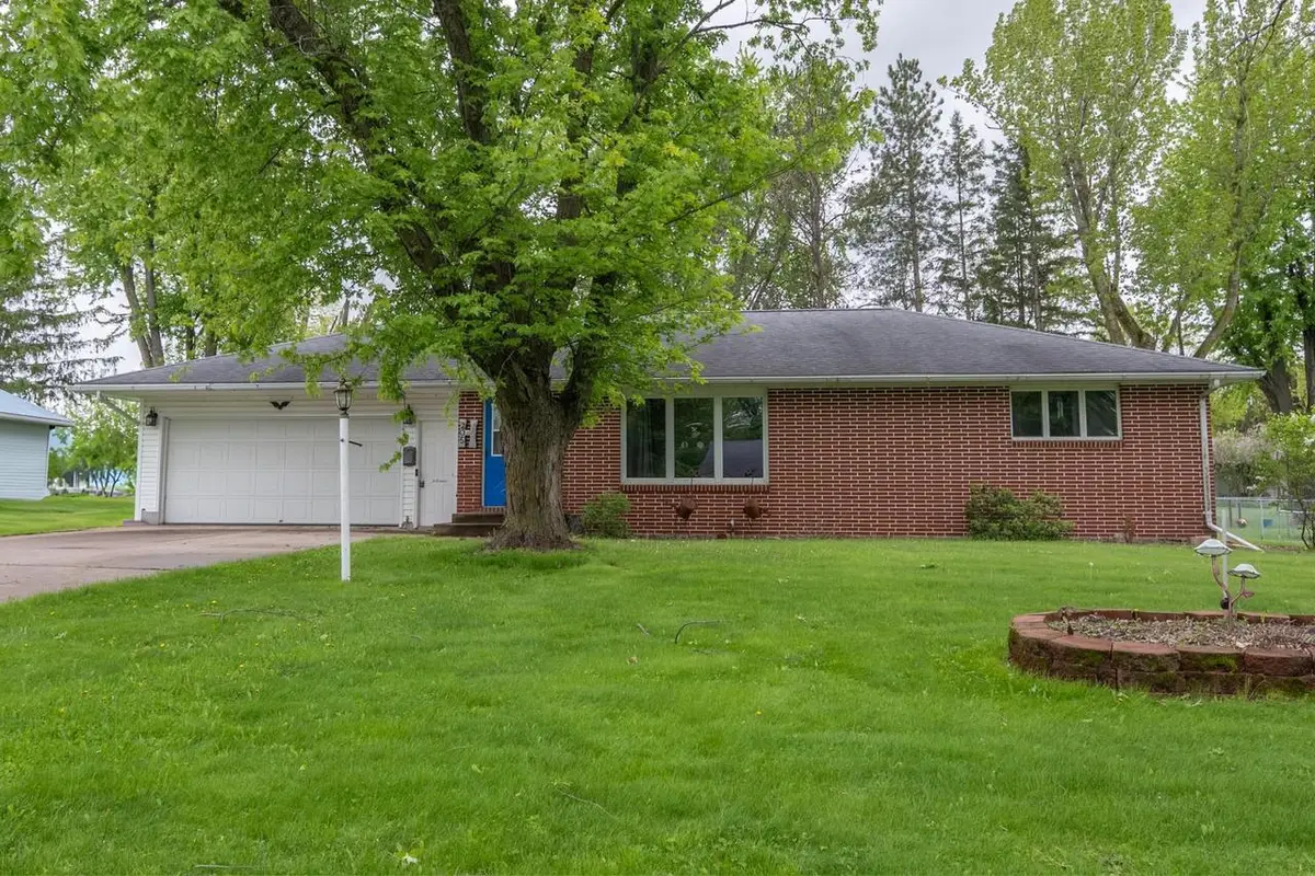 205 W HICKORY STREET, Abbotsford, WI 54405 - Image #1