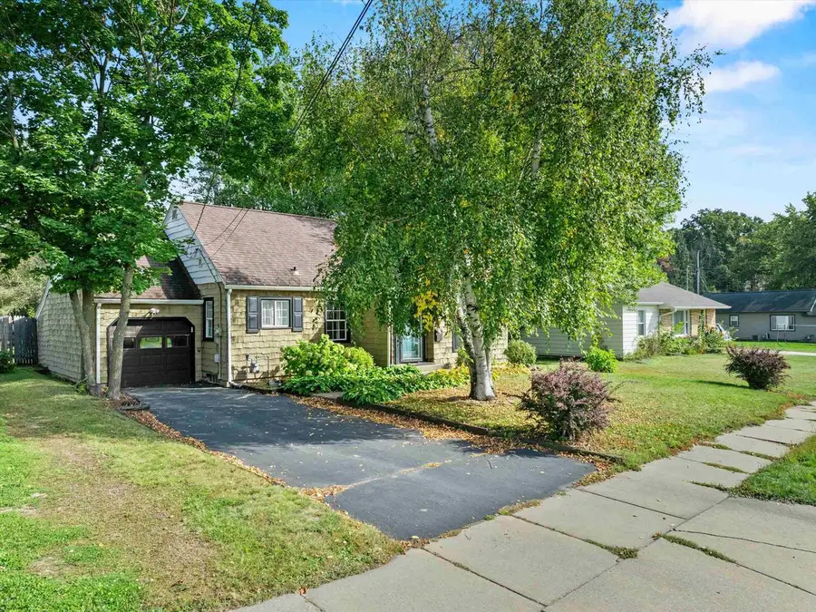 907 S OAK AVENUE, Marshfield, WI 54449 - Image #3