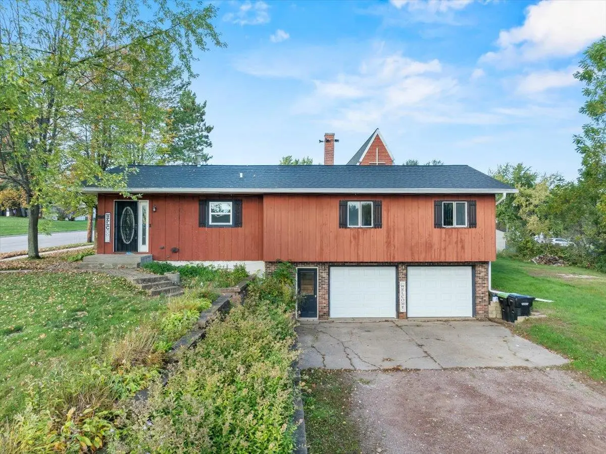 104 W BEGLEY STREET, Greenwood, WI 54437 - Image #1