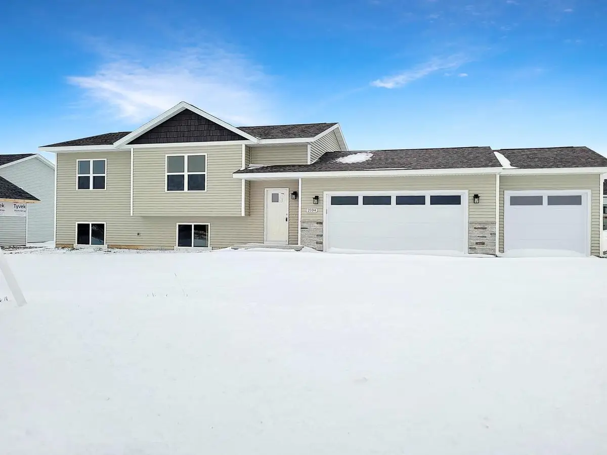 2104 S COTTONWOOD AVENUE, Marshfield, WI 54449 - Image #1