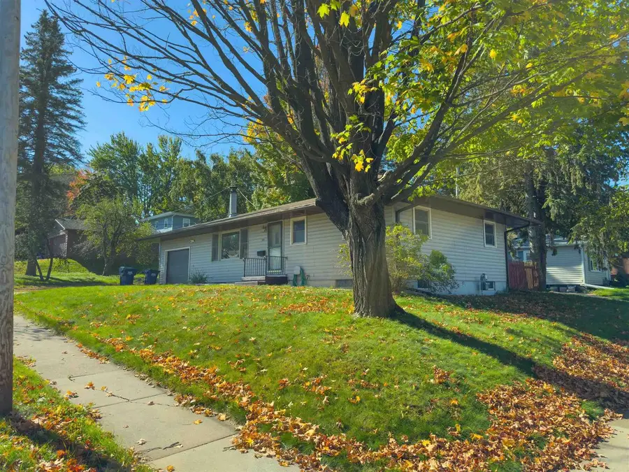 328 N 11TH AVENUE, Wausau, WI 54401 - Image #2