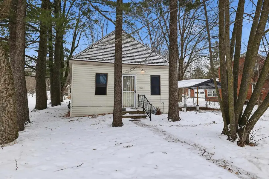 324 W CORNELL AVENUE, Stevens Point, WI 54481 - Image #3