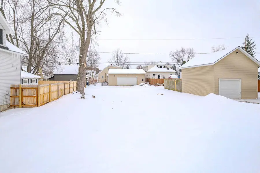 1017 S 11TH AVENUE, Wausau, WI 54401 - Image #2
