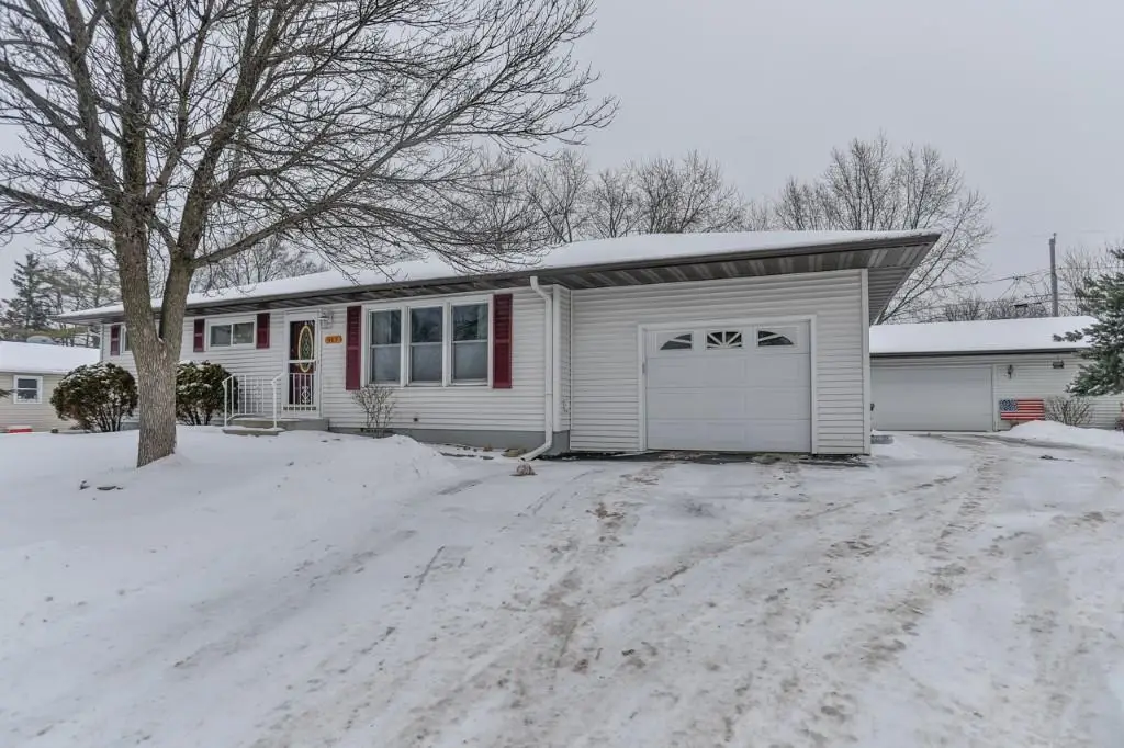 917 S 17TH AVENUE, Wausau, WI 54401 - Image #1