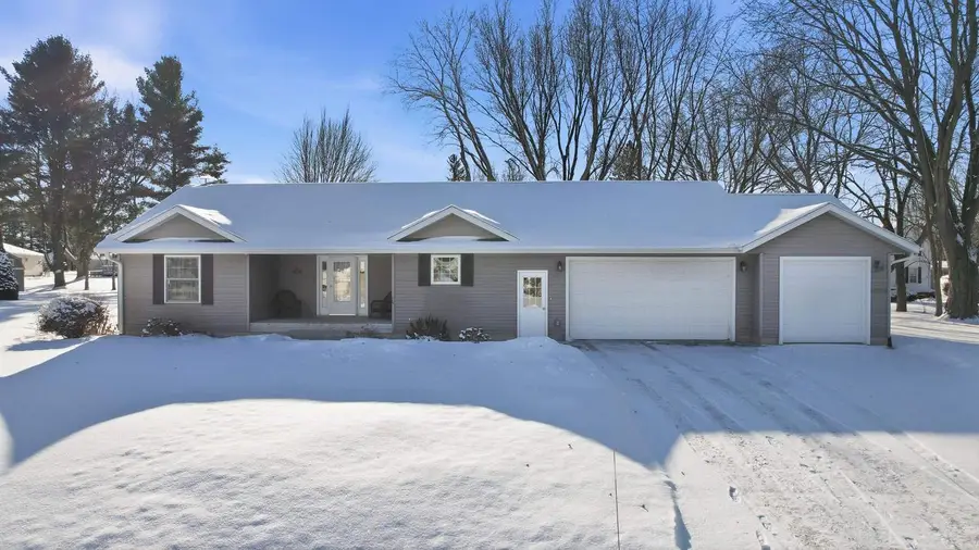 1610 E CLEVELAND STREET, Marshfield, WI 54449 - Image #2