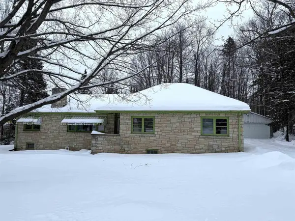 7892 OLD 101 ROAD, Armstrong Creek, WI 54103