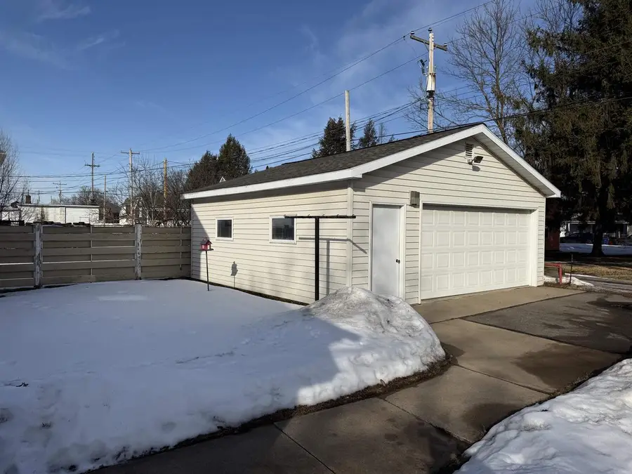 618 E BRIDGE STREET, Wausau, WI 54403 - #2