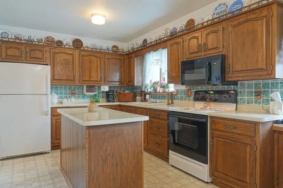 327 S 4TH STREET, Dorchester, WI 54425 - #3