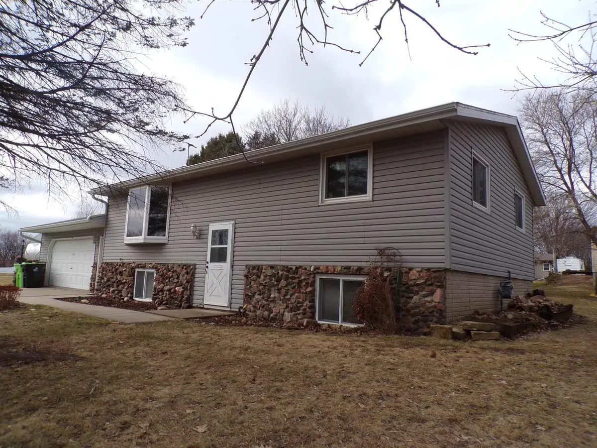 506 E 1ST STREET, Loyal, WI 54446 - #1