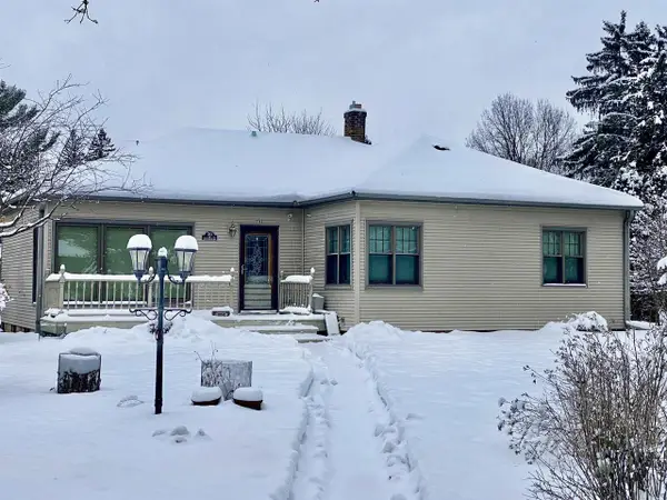 703 GREENBRIAR AVENUE, PARK RIDGE, WI 54481