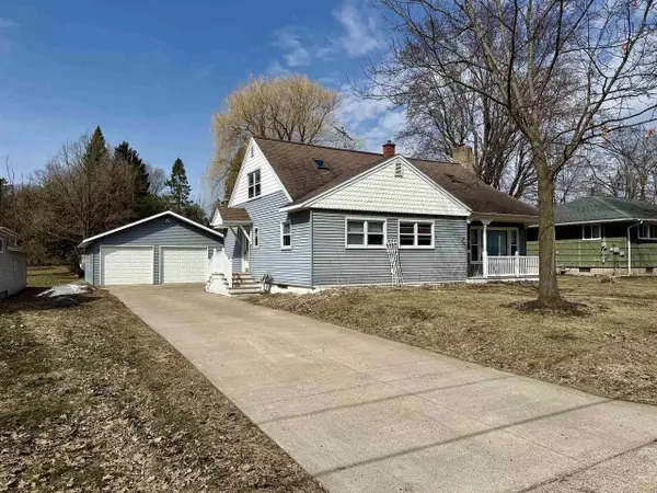 227 S 7TH STREET, Medford, WI 54451