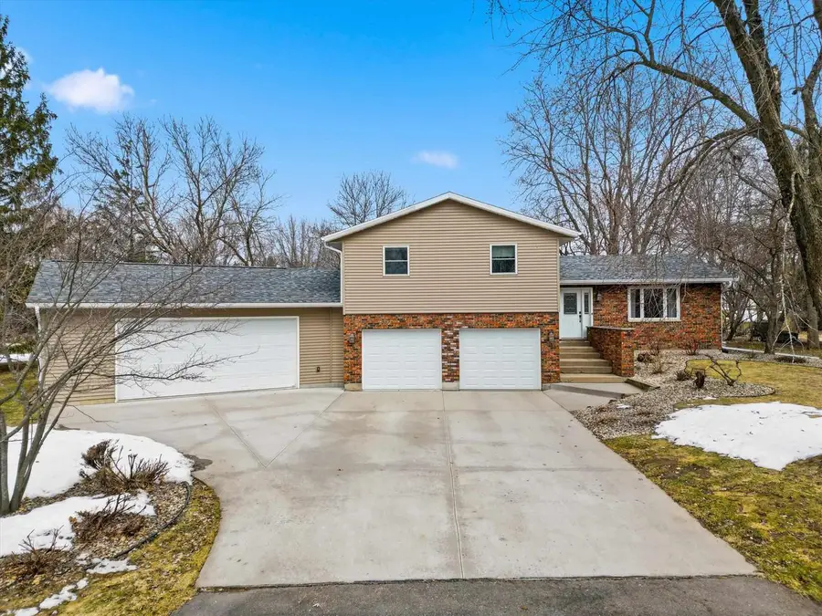 1611 N BROADWAY AVENUE, Marshfield, WI 54449 - #3