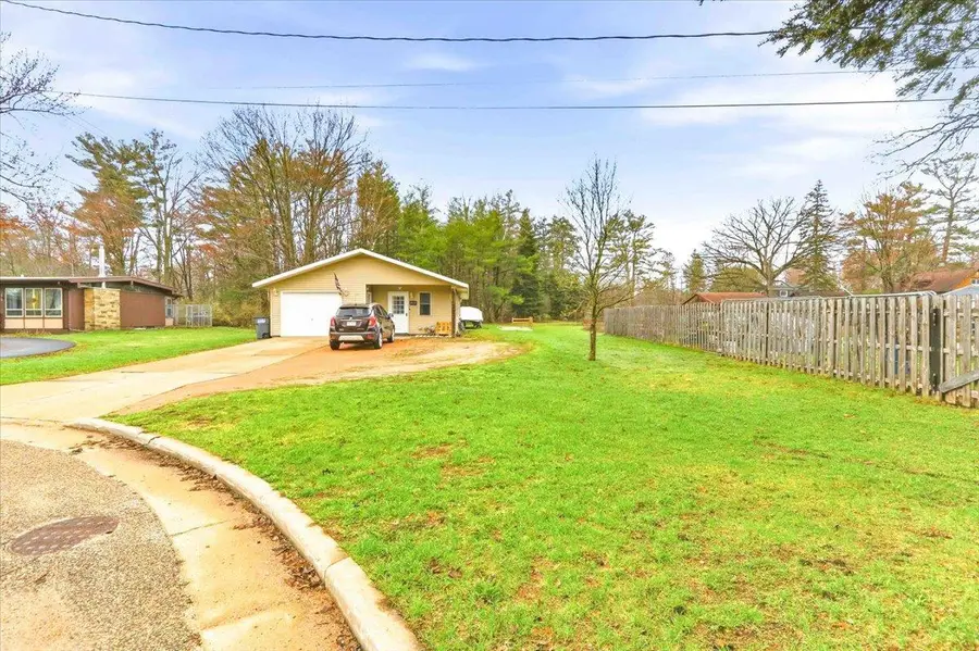 1004 S 19TH AVENUE, Wisconsin Rapids, WI 54495 - #3