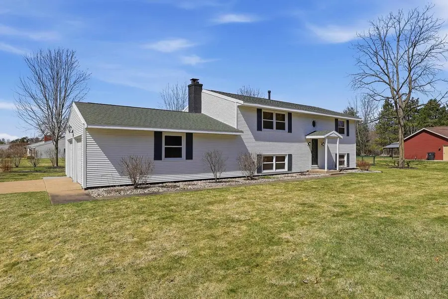 1561 OJIBWA LANE, Plover, WI 54467 - #2