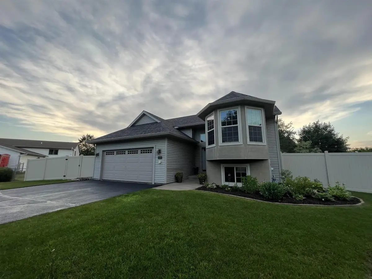 2135 VICTOR LANE, Kronenwetter, WI 54455 - #1