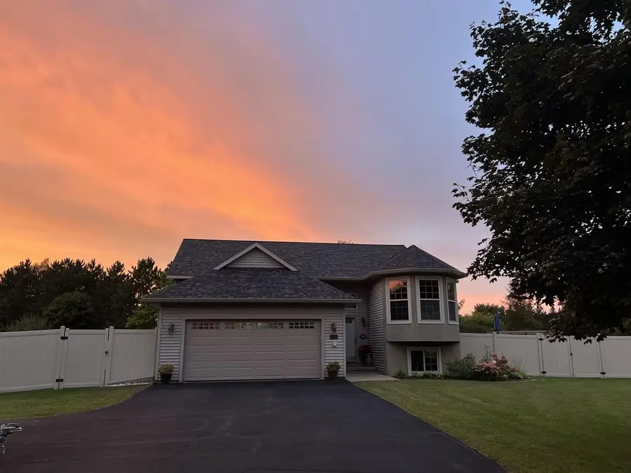 2135 VICTOR LANE, Kronenwetter, WI 54455 - #2