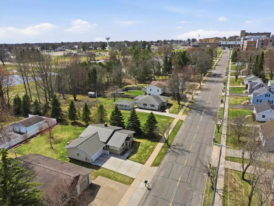 404 W IVES STREET, Marshfield, WI 54449 - #2
