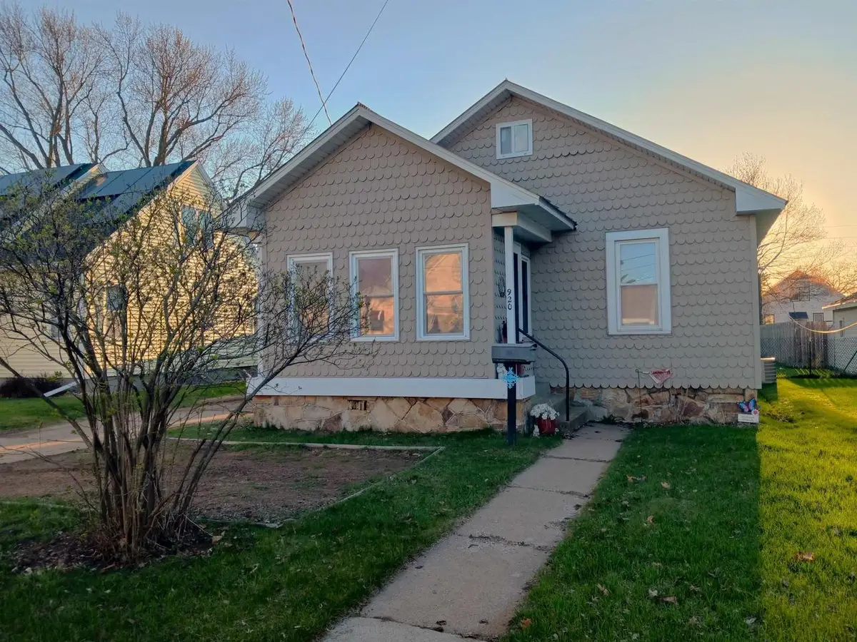 920 5TH STREET SOUTH, Wisconsin Rapids, WI 54494 - #1