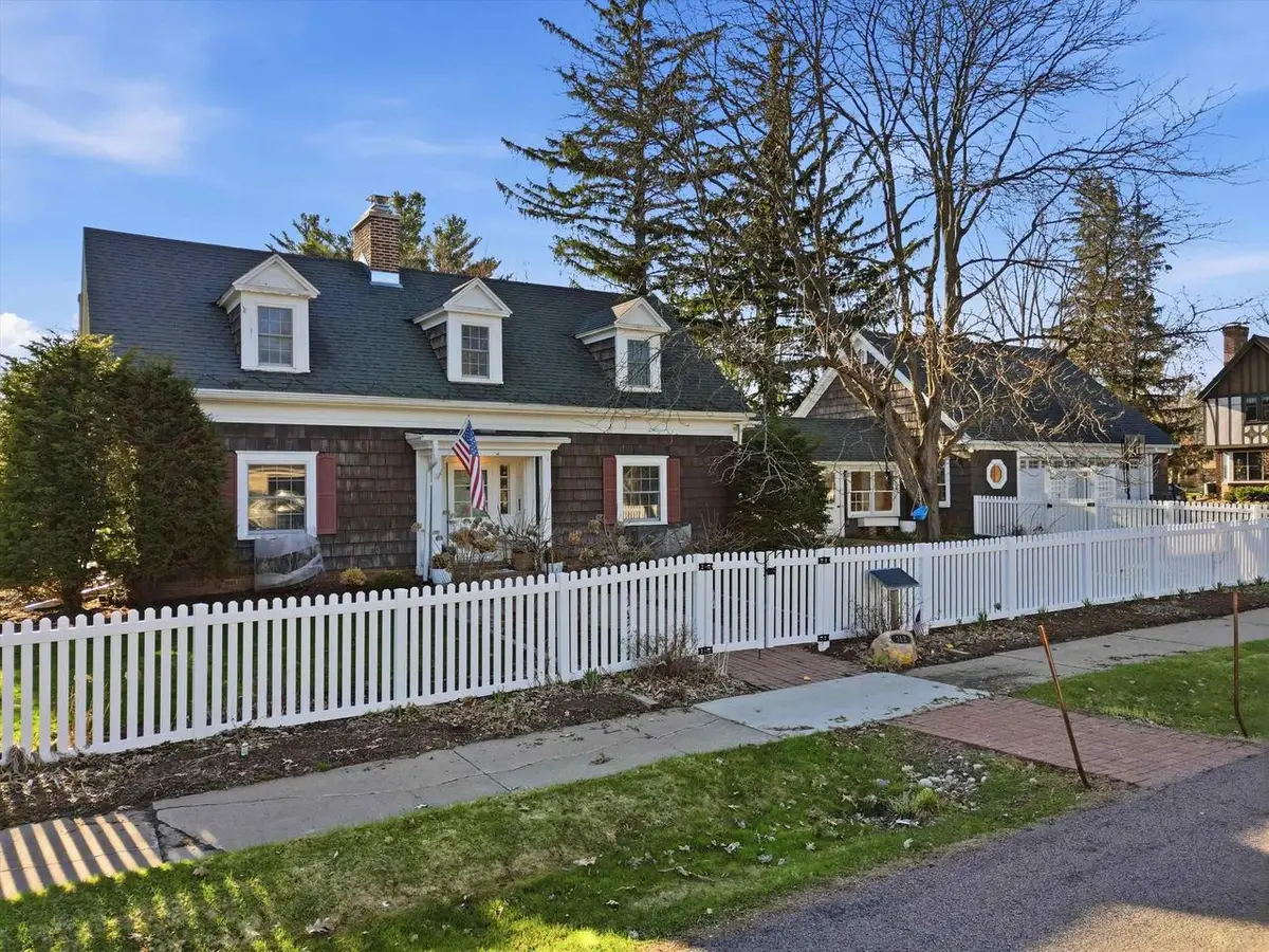 512 HARDACRE AVENUE, Marshfield, WI 54449 - #1