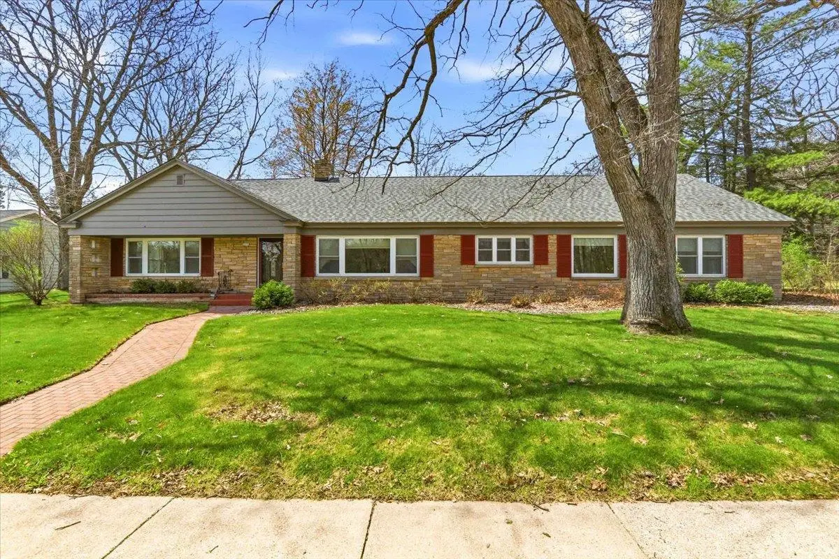 1251 WISCONSIN RIVER DRIVE, Port Edwards, WI 54469 - #1
