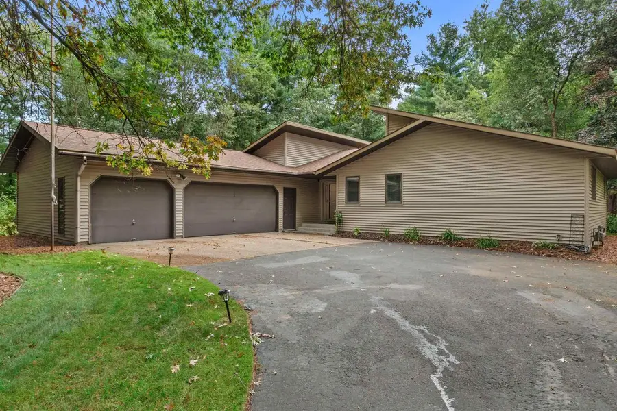 313 WOODLAND DRIVE, Stevens Point, WI 54482 - #2