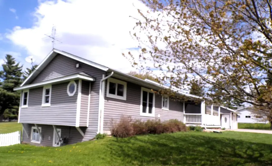 406 W SCHOFIELD AVENUE, Greenwood, WI 54437 - #3
