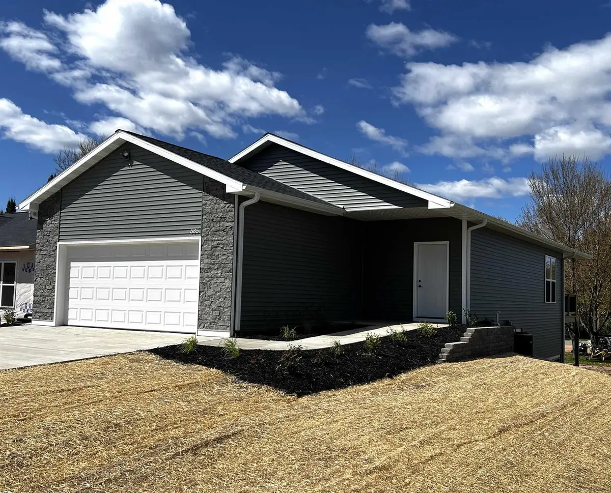 585 BLAKE STREET, Mosinee, WI 54455 - #1