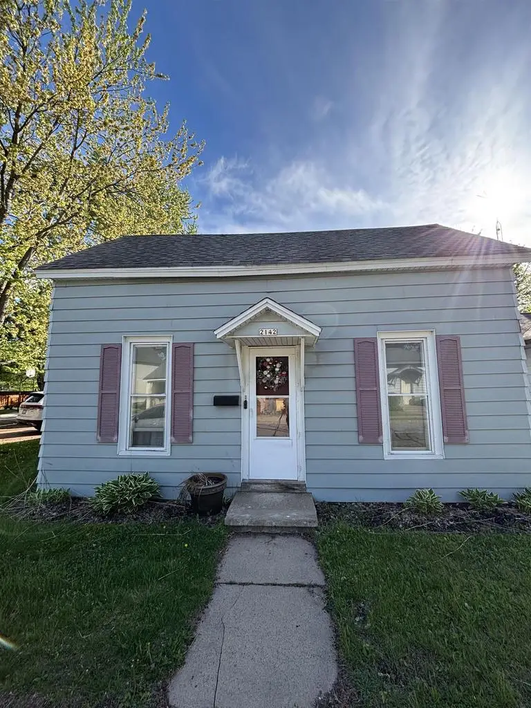 2142 STRONGS AVENUE, Stevens Point, WI 54481 - #1