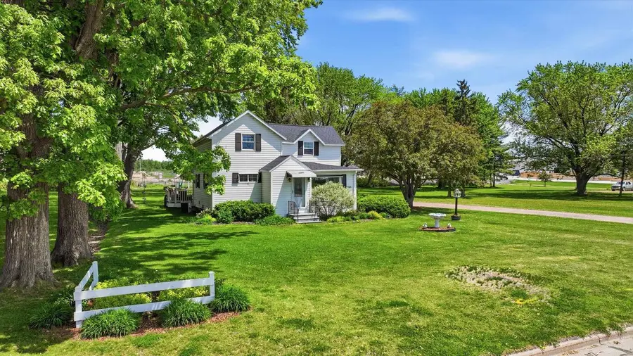 1811 E 4TH STREET, Marshfield, WI 54449 - #2
