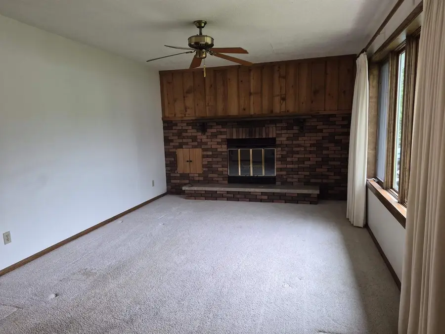 406 S HAWTHORNE AVENUE, Marshfield, WI 54449 - #3