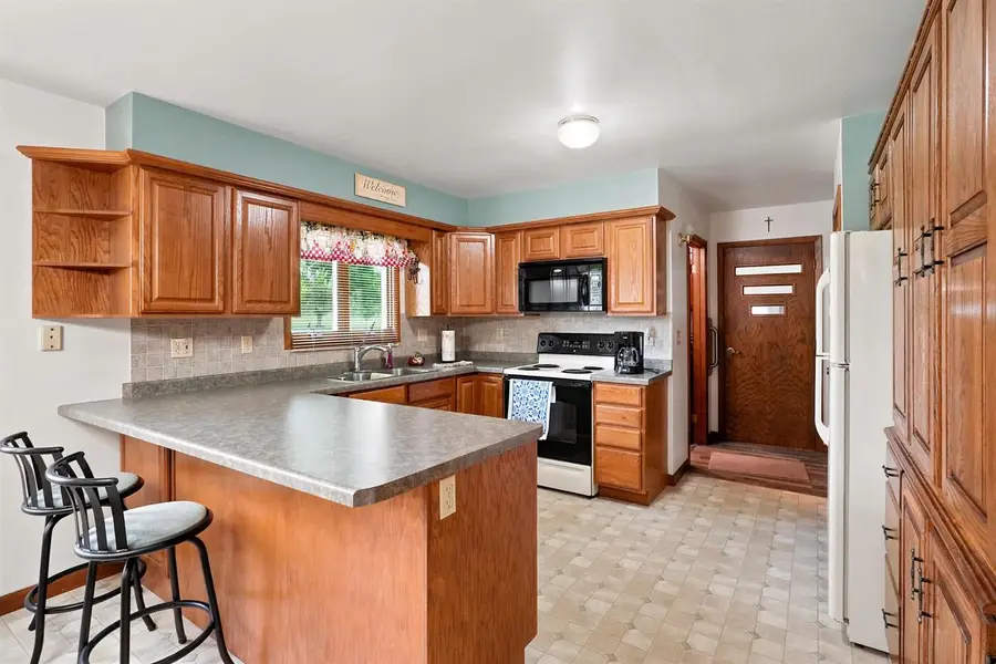 303 S 2ND LANE, Abbotsford, WI 54405 - #2