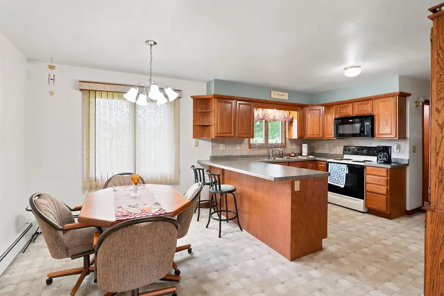 303 S 2ND LANE, Abbotsford, WI 54405 - #3
